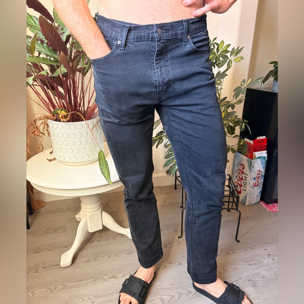 Levi's Slim Straight Black Jeans